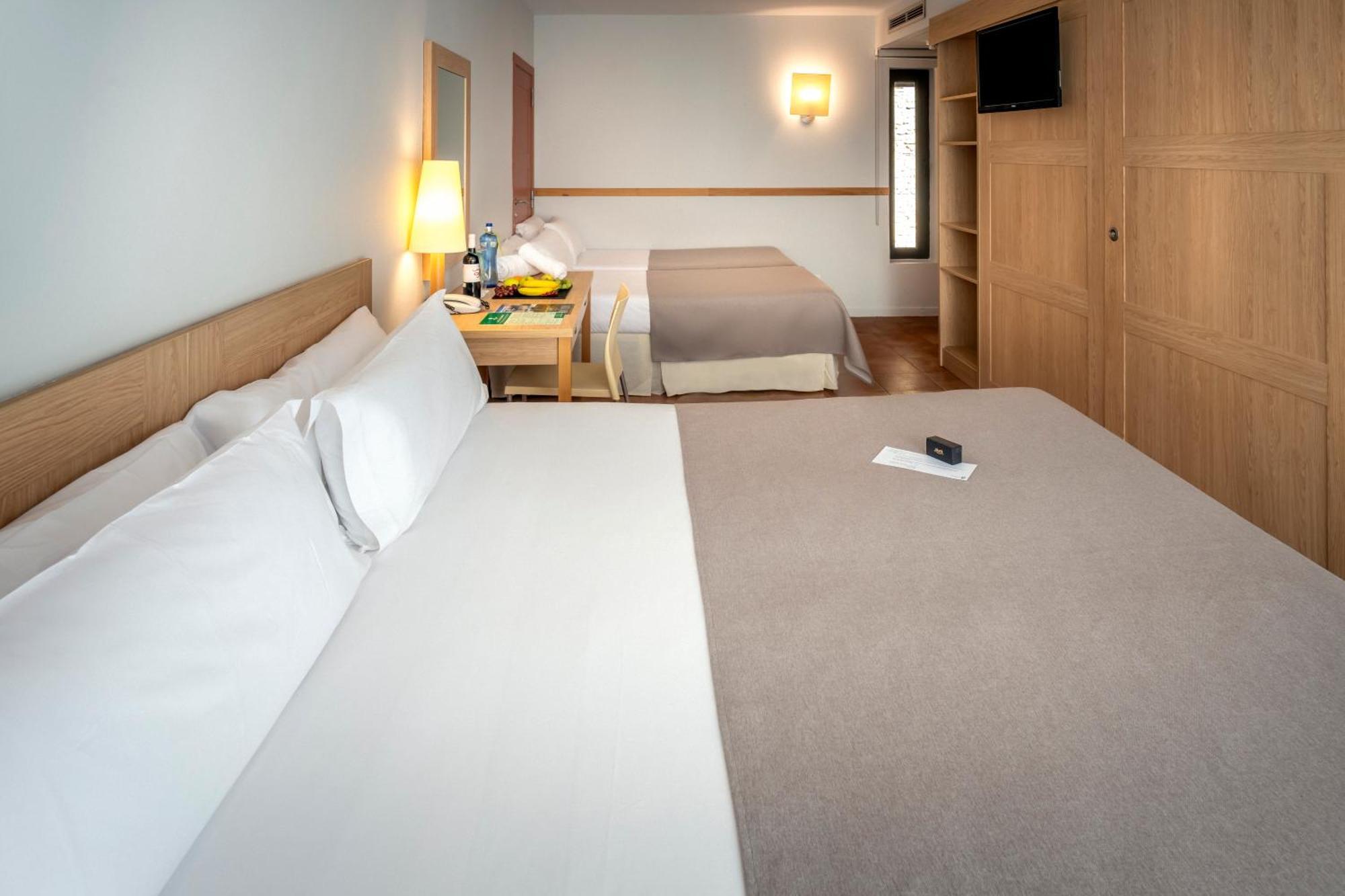 Hotel & Resort Vilar Rural D'Arnes By Serhs Hotels Sant Carlos de la Ràpita الغرفة الصورة